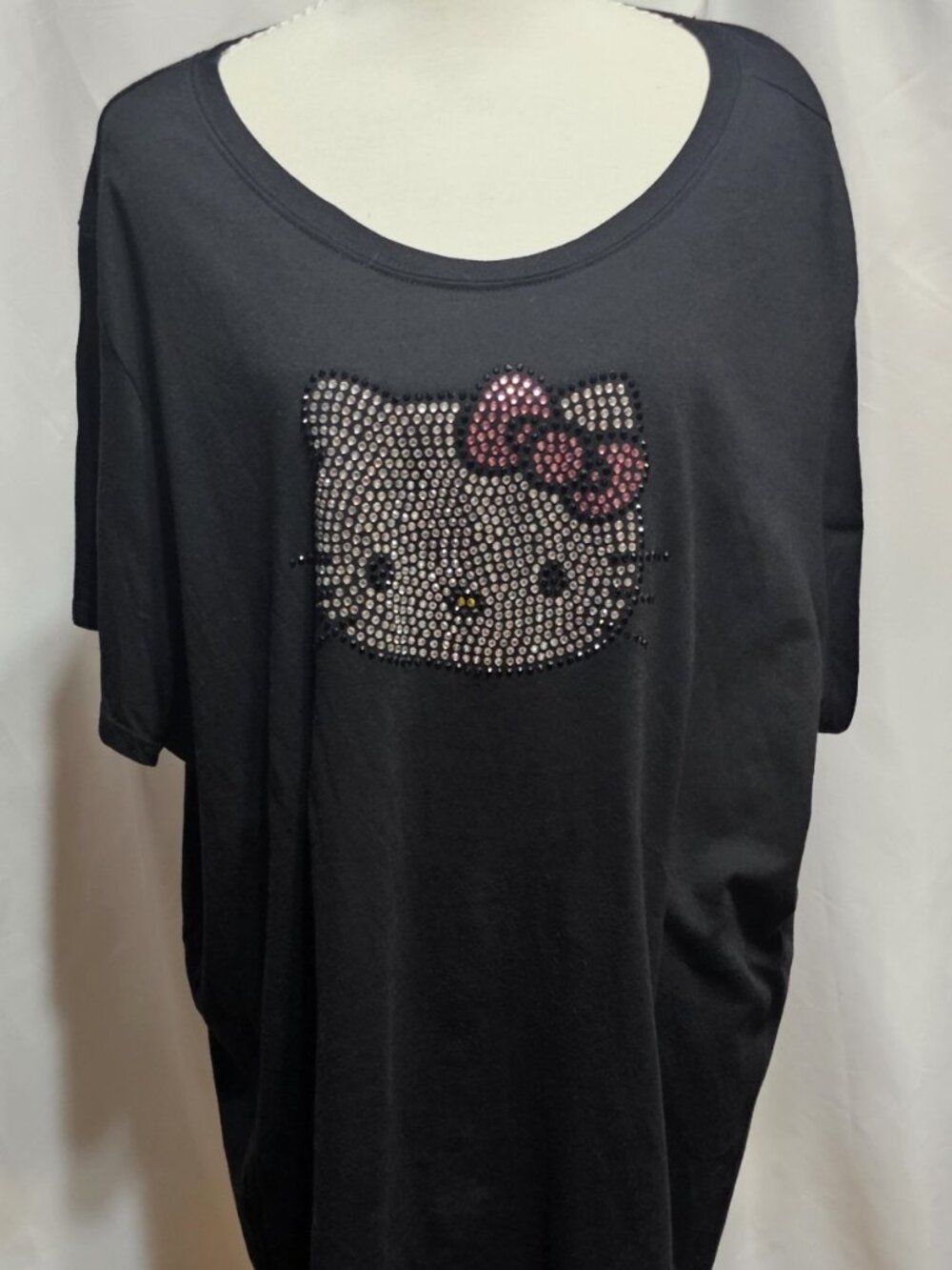 Hello Kitty Rhinestones Black Crew T-shirt Plus Size 4X